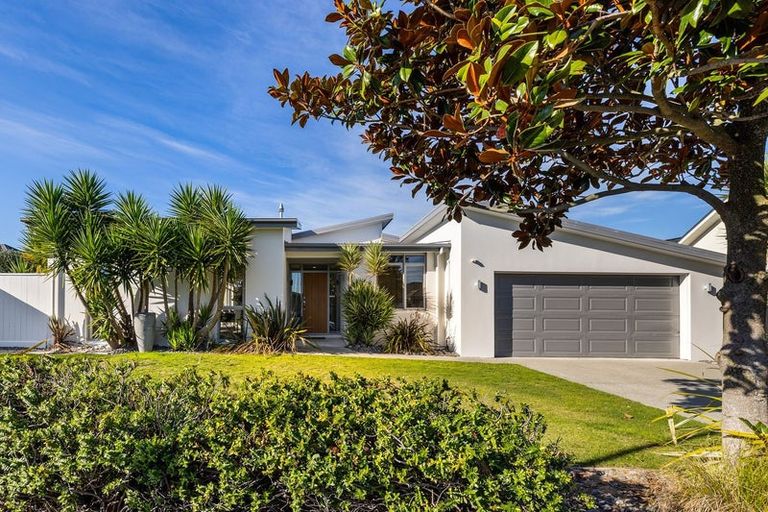 Photo of property in 66 Lamorna Road, Parklands, Christchurch, 8083