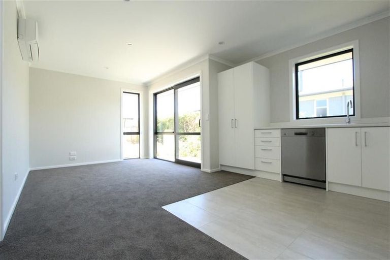 Photo of property in 2/11 Dover Road, Saint Andrews, Hamilton, 3200