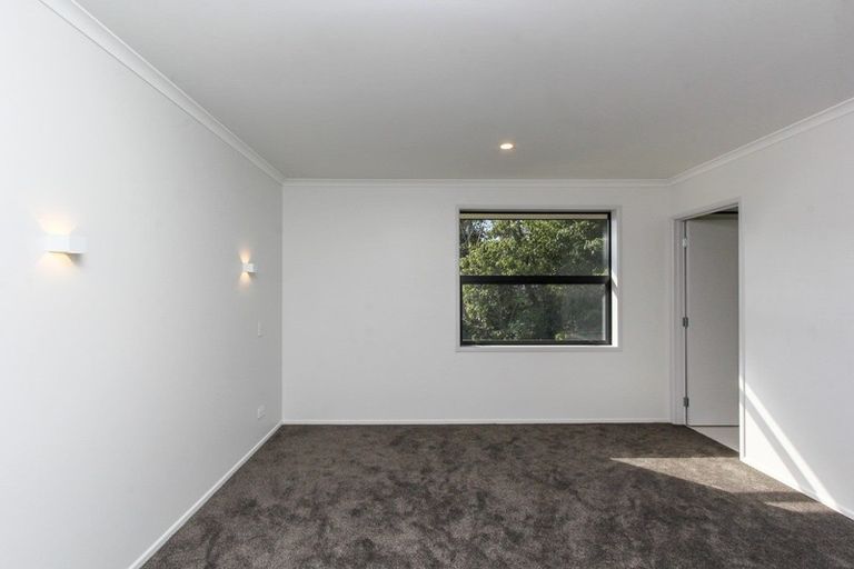 Photo of property in 5 Mackillop Way, Brooklands, New Plymouth, 4310