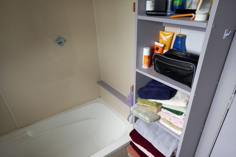 Photo of property in 24 Railway Street, Eltham, 4322