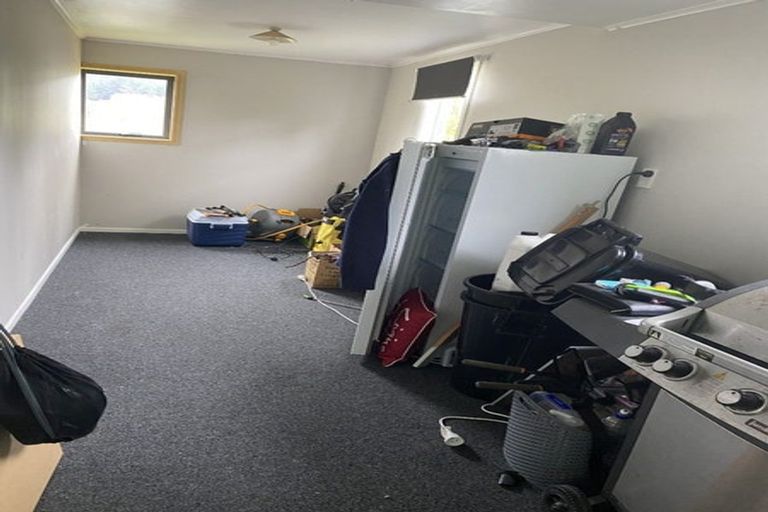 Photo of property in 110 Taylor Terrace, Tawa, Wellington, 5028