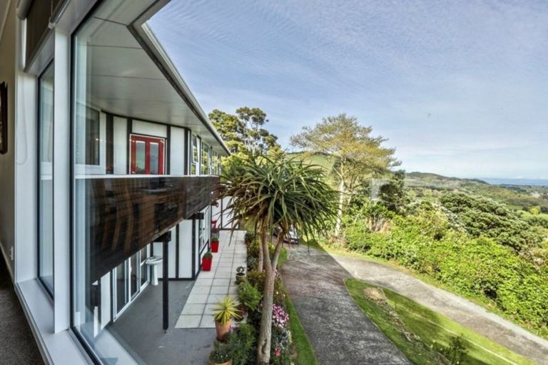Photo of property in 55 Kakariki Grove, Waikanae, 5036