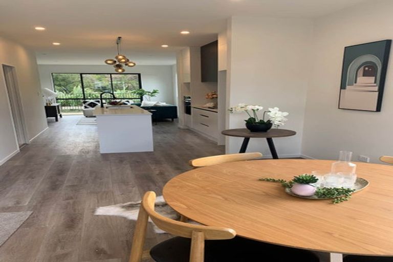 Photo of property in 7 Whawhaki Lane, Kumeu, 0810