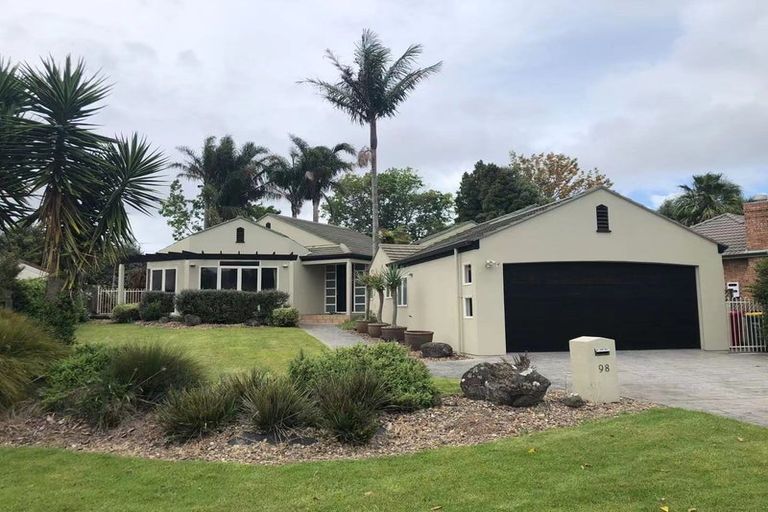 Photo of property in 98 Landing Drive, Albany, Auckland, 0632