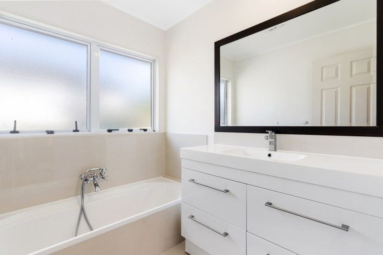 Photo of property in 40 Santa Ana Drive, Dannemora, Auckland, 2016