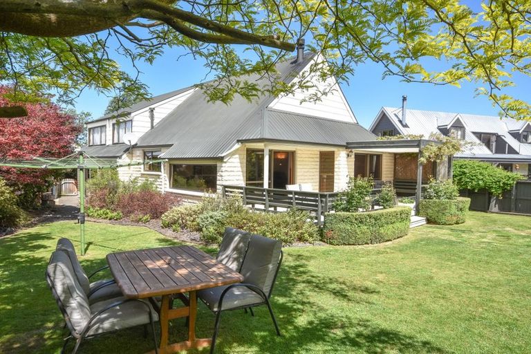 Photo of property in 30 Lynas Street, Outram, 9019