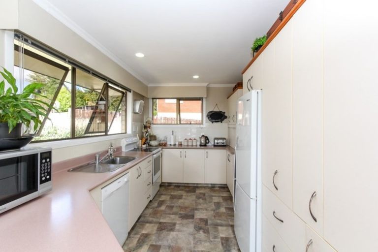 Photo of property in 14 Bronte Place, Whalers Gate, New Plymouth, 4310