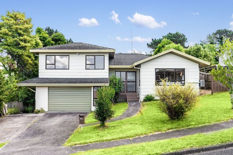 Photo of property in 14 Deverell Place, Northcross, Auckland, 0632