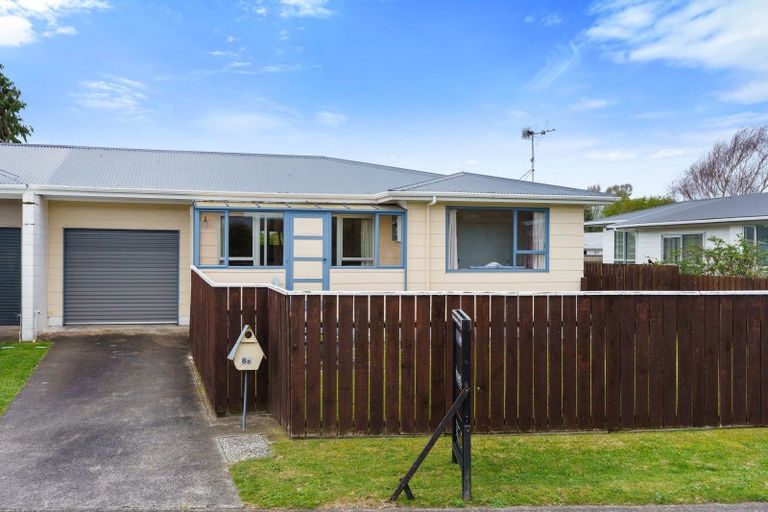 Photo of property in 8a-b Sharda Grove, Paraparaumu Beach, Paraparaumu, 5032