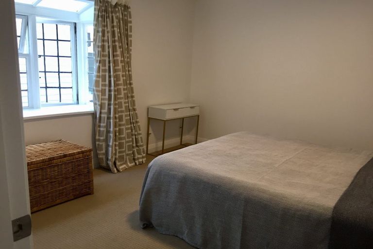 Photo of property in 2b Wilkinson Street, Oriental Bay, Wellington, 6011