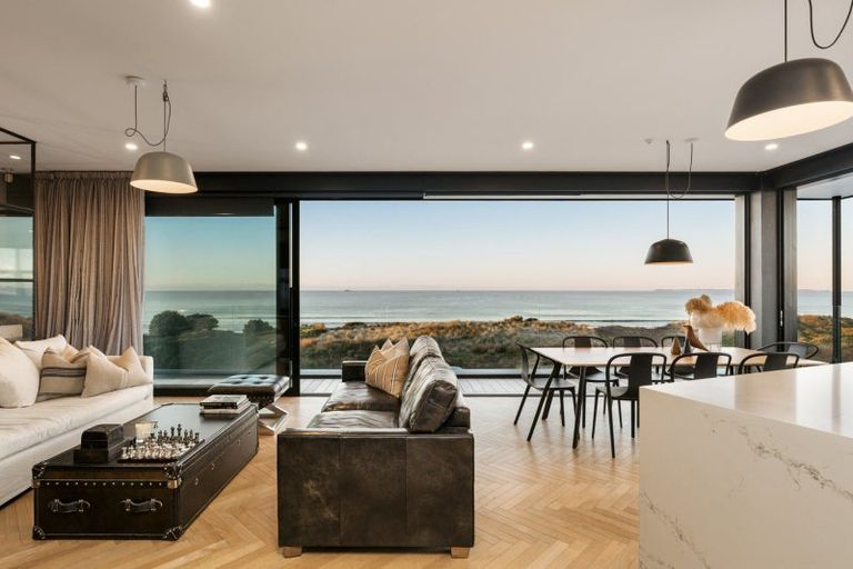 Photo of property in 212 Marine Parade, Mount Maunganui, 3116