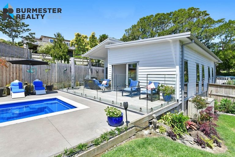 Photo of property in 10 St Julia Court, Helensville, 0800