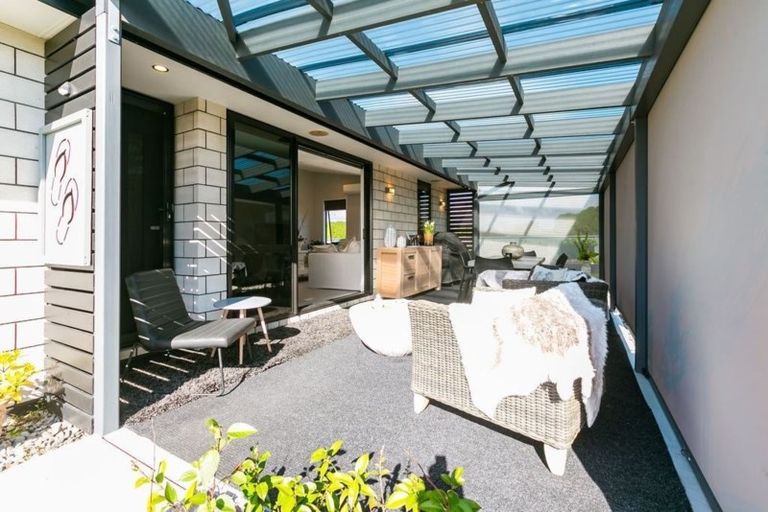 Photo of property in 58 Butterworth Crescent, Papamoa Beach, Papamoa, 3118