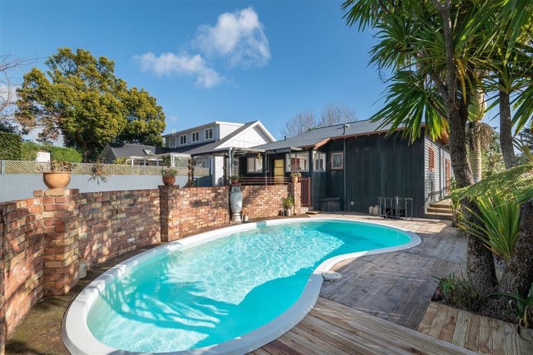Photo of property in 69 Martin Avenue, Mount Albert, Auckland, 1025