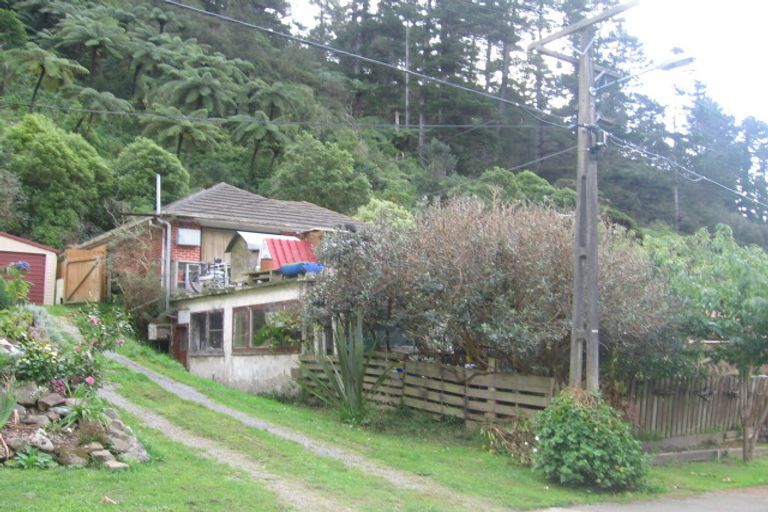 Photo of property in 70 Sunny Grove, Wainuiomata, Lower Hutt, 5014