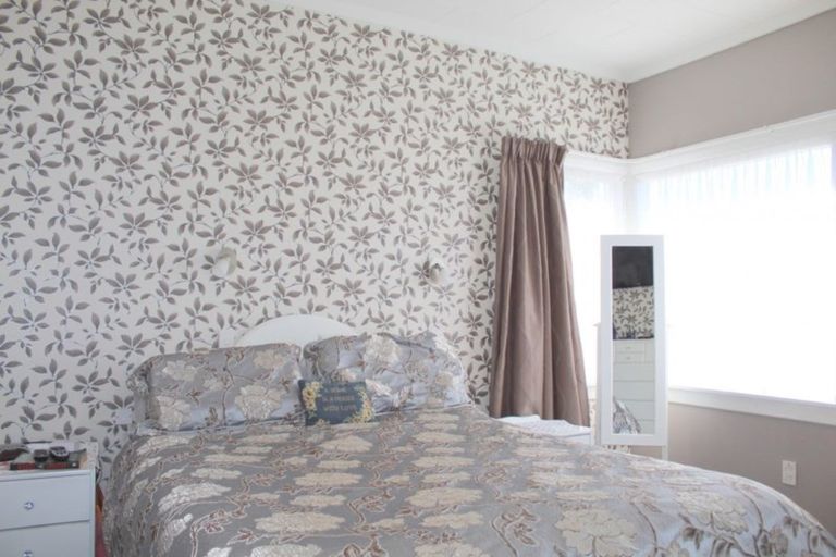 Photo of property in 2 Arthur Street, Holmes Hill, Oamaru, 9401