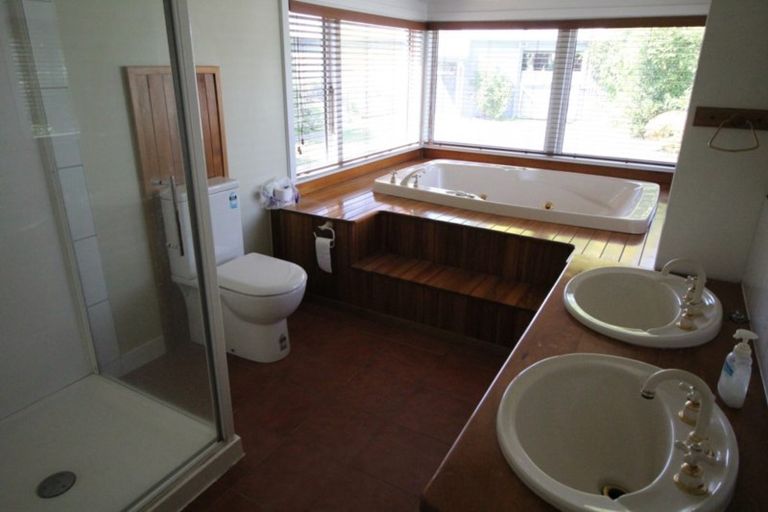 Photo of property in 42 Long Melford Road, Awapuni, Palmerston North, 4412
