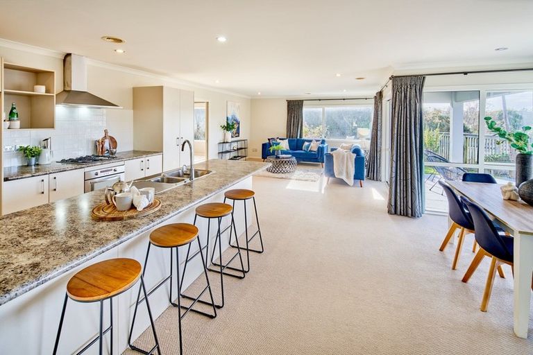 Photo of property in 64 Te Puia Drive, Aotea, Porirua, 5024