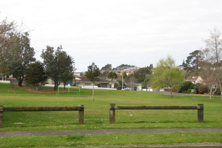 Photo of property in 15 Tavistock Street, Westown, New Plymouth, 4310