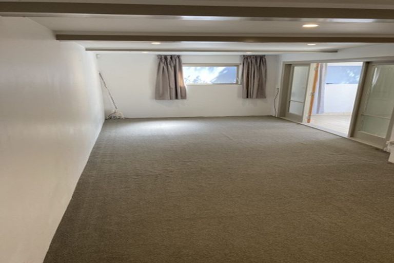 Photo of property in 89 East Coast Road, Castor Bay, Auckland, 0620