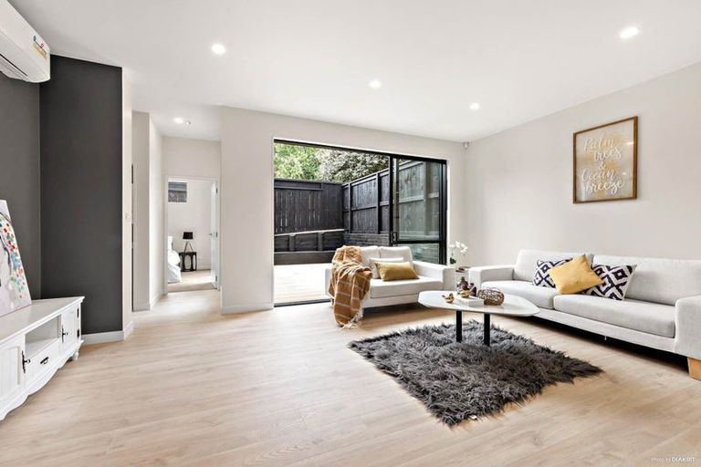 Photo of property in 37b Kingdale Road, Henderson, Auckland, 0610