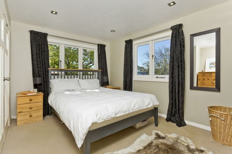 Photo of property in 21 Roberts Avenue, Bayswater, Auckland, 0622