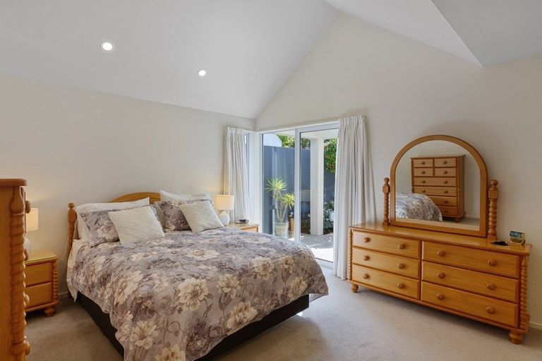 Photo of property in 39 Thornycroft Street, Fendalton, Christchurch, 8052