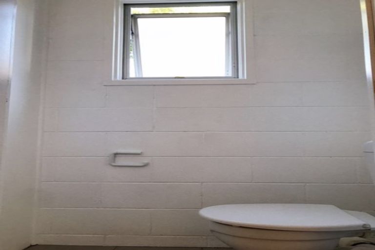 Photo of property in 41 Tiroroa Avenue, Te Atatu South, Auckland, 0610