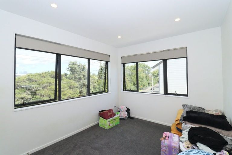 Photo of property in 3 Korokio Lane, Henderson, Auckland, 0612