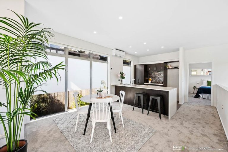 Photo of property in 2 Lakshmi Place, Khandallah, Wellington, 6035