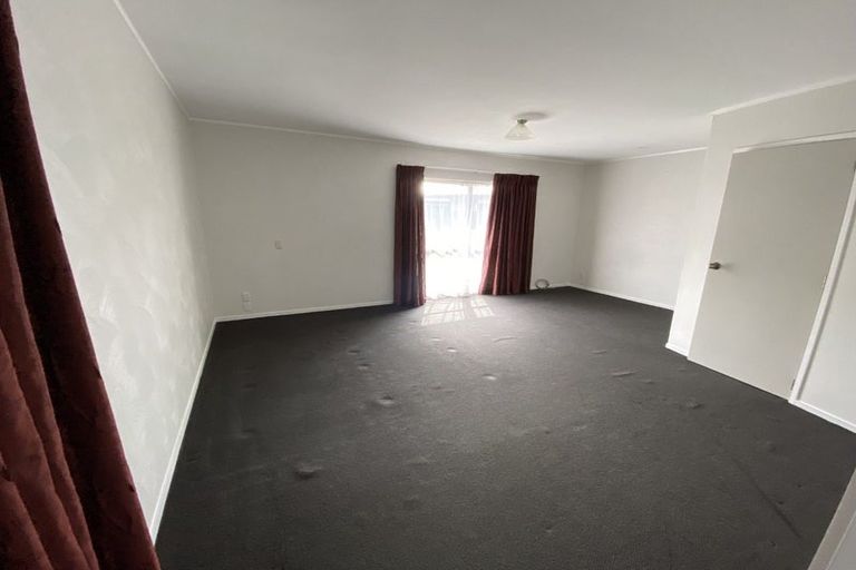 Photo of property in 209 Walter Strevens Drive, Conifer Grove, Takanini, 2112