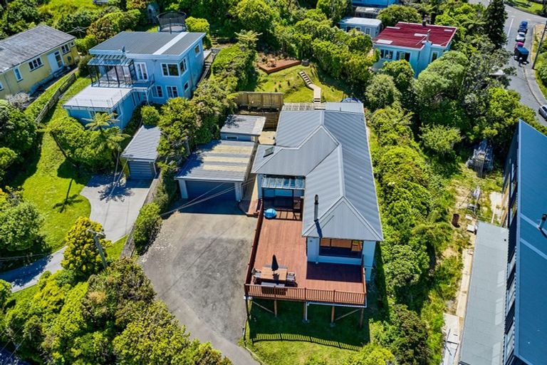 Photo of property in 16 Titiro Moana Road, Korokoro, Lower Hutt, 5012