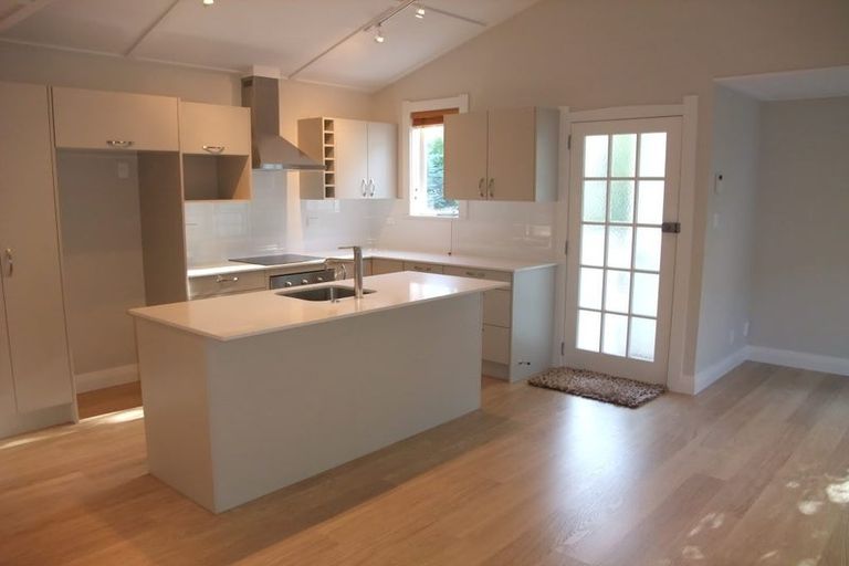 Photo of property in 2/52 Richmond Avenue, Northcote Point, Auckland, 0627