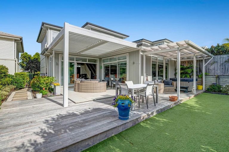 Photo of property in 61 Panorama Heights, Orewa, 0931