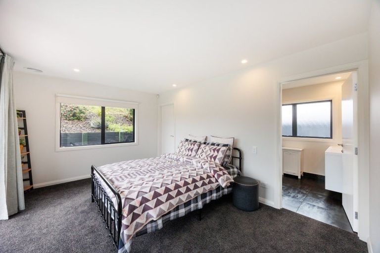Photo of property in 30 Atlantic Drive, Fitzherbert, Palmerston North, 4410