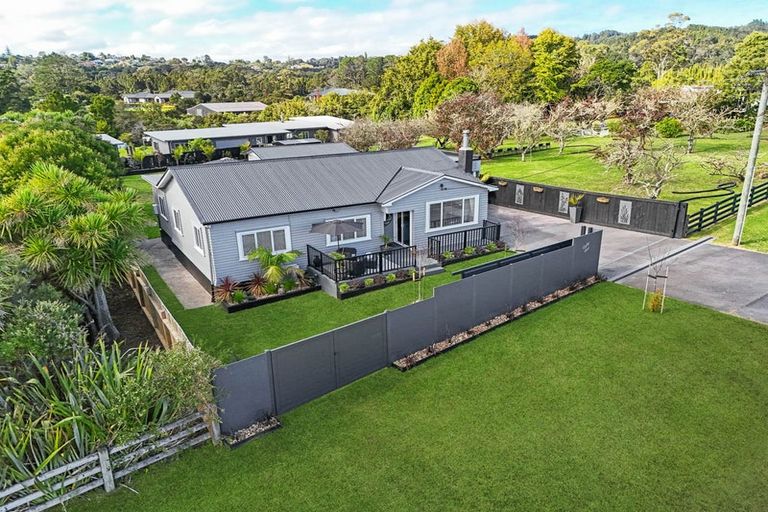 Photo of property in 84 Shaw Road, Oratia, Auckland, 0604