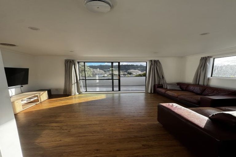 Photo of property in 2/5 Montgomery Street, Stokes Valley, Lower Hutt, 5019