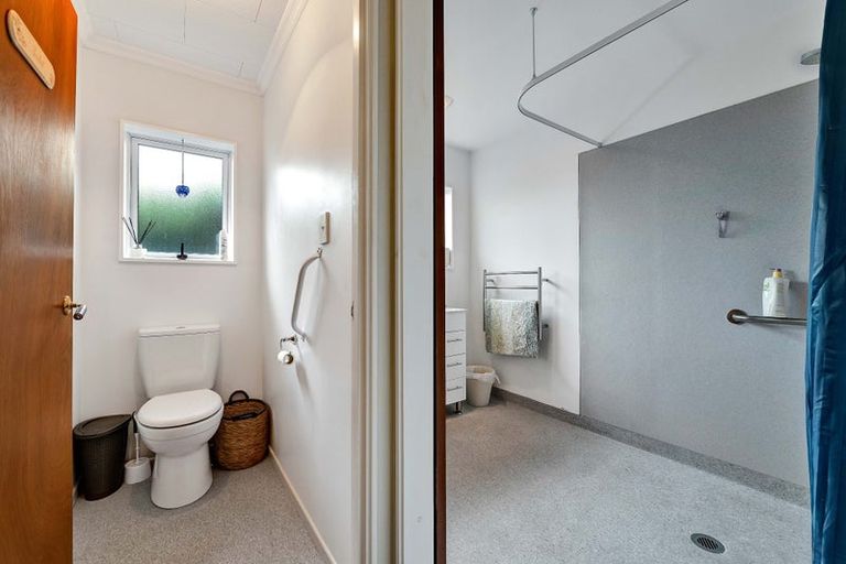 Photo of property in 20 Tukapa Street, Westown, New Plymouth, 4310