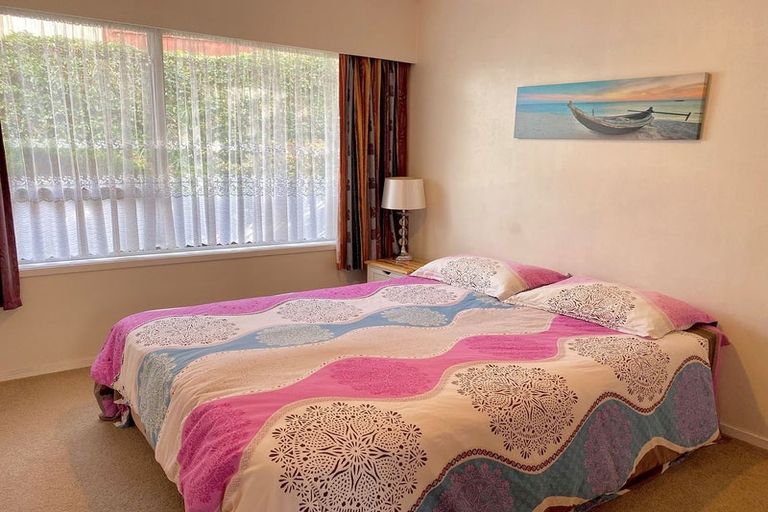 Photo of property in 31 Beechdale Crescent, Pakuranga Heights, Auckland, 2010