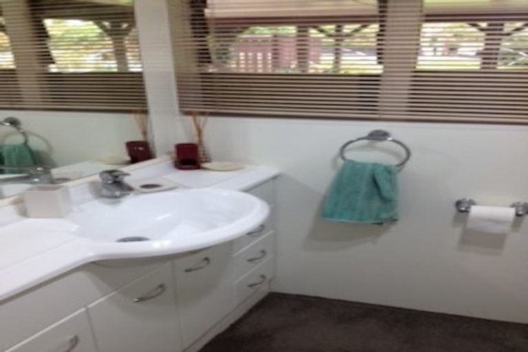 Photo of property in 79 Takahe Road, Titirangi, Auckland, 0604