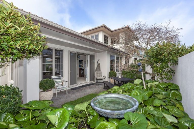 Photo of property in 136 Renown Road, Raumati South, Paraparaumu, 5032