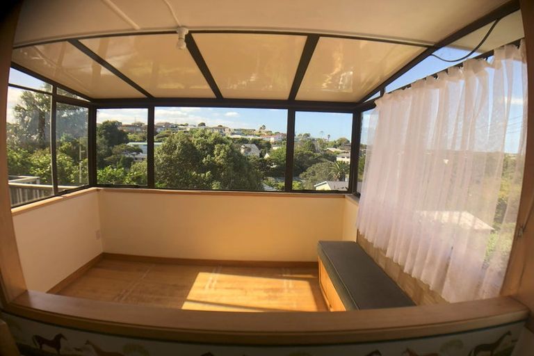 Photo of property in 61 Raleigh Road, Northcote, Auckland, 0627