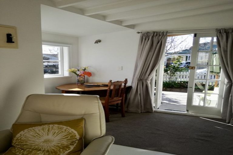 Photo of property in 27 Hastings Parade, Devonport, Auckland, 0624