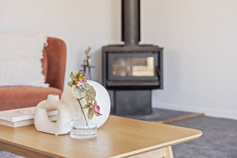 Photo of property in 3 Renata Road, Otaki, 5512