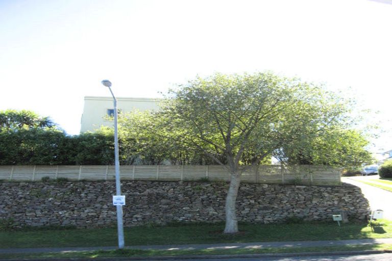 Photo of property in 2/5 Osprey Drive, Welcome Bay, Tauranga, 3112