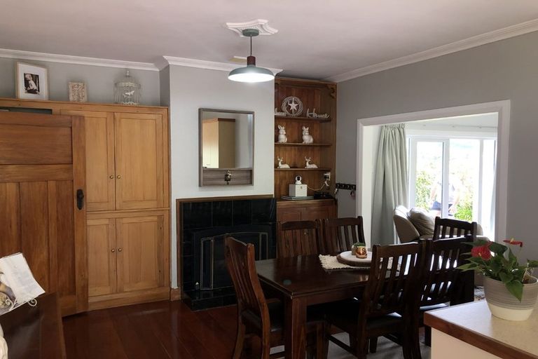 Photo of property in 32 Handyside Street, Tawa, Wellington, 5028