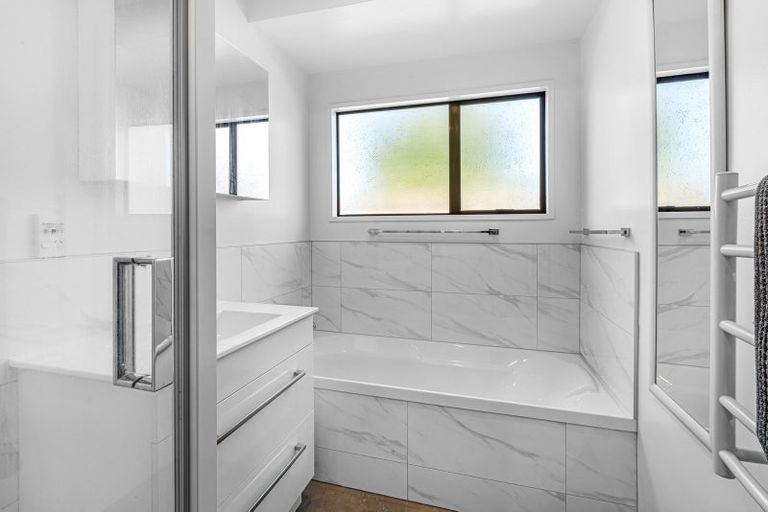 Photo of property in 18 Sabys Road, Halswell, Christchurch, 8025