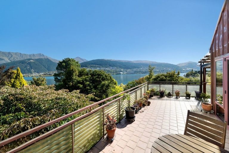 Photo of property in 599 Peninsula Road, Kelvin Heights, Queenstown, 9300