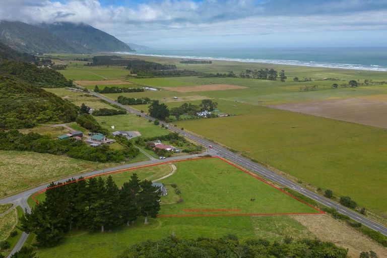 Photo of property in 5 Prospector Place, Barrytown, Runanga, 7873