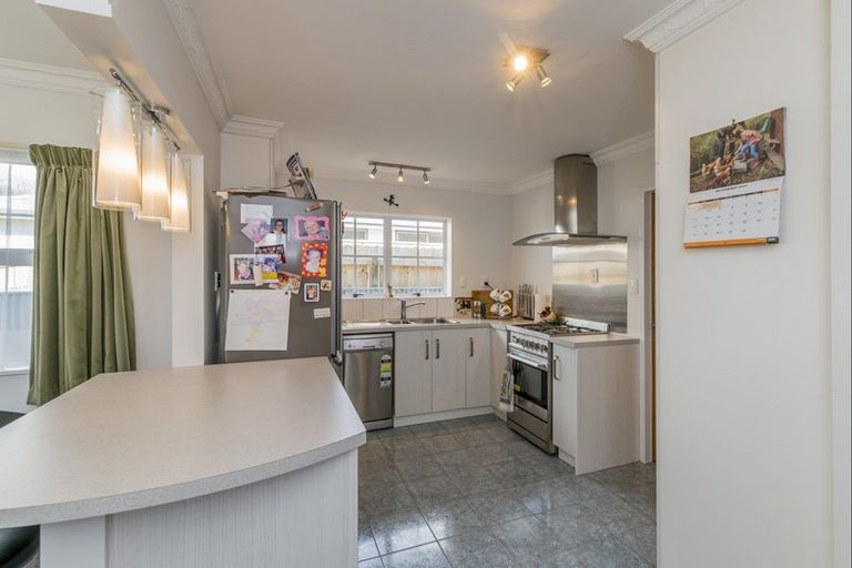 Photo of property in 550 Queen Street East, Levin, 5510